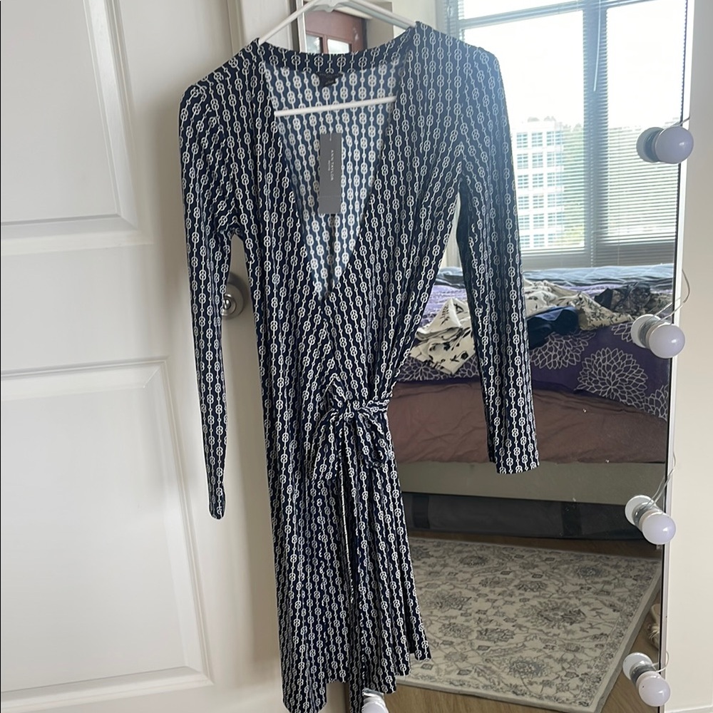 Ann Taylor Blue and White Long Sleeve Sheath Dress